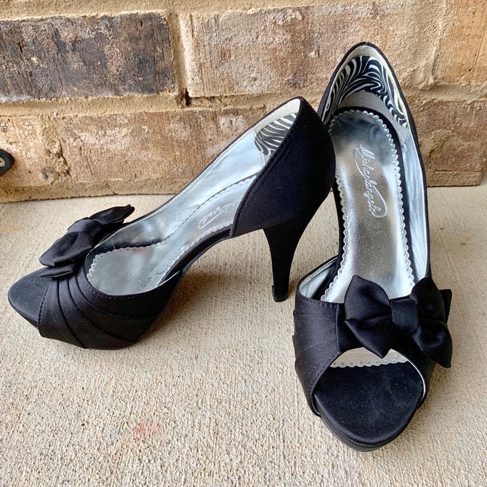Michaelangelo Satin Black Pumps with Bows